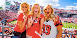 Illustration for article titled The NFL Can't Stop Pandering At Women